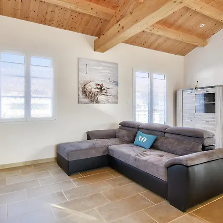 Hébergement de vacances Jolie Maison à Avec Jardin Pour 8 Personnes L'Epine (Vendee)