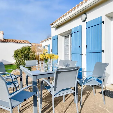 Jolie Maison A L'epine Avec Jardin Pour 8 Personnes * L'Epine (Vendee)