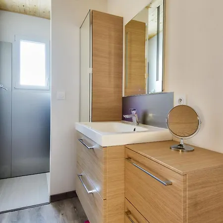 Jolie Maison à Avec Jardin Pour 8 Personnes