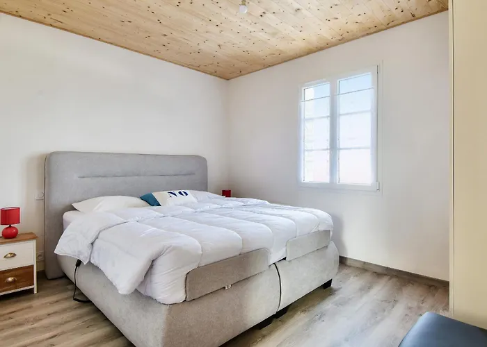 Jolie Maison A Avec Jardin Pour 8 Personnes *