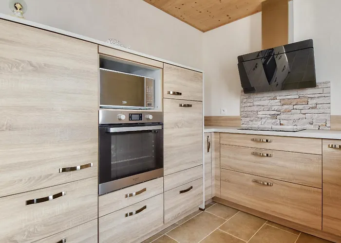 Jolie Maison A Avec Jardin Pour 8 Personnes